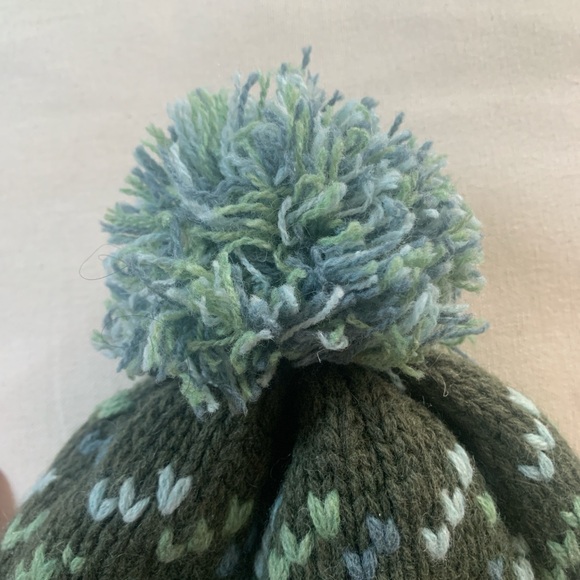 Patagonia Fair Isle Wool Pom Beanie | Winter Ski Nordic Hat - Picture 3 of 4